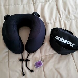 Cabeau Evolution S3 Neck Pillow. EUC